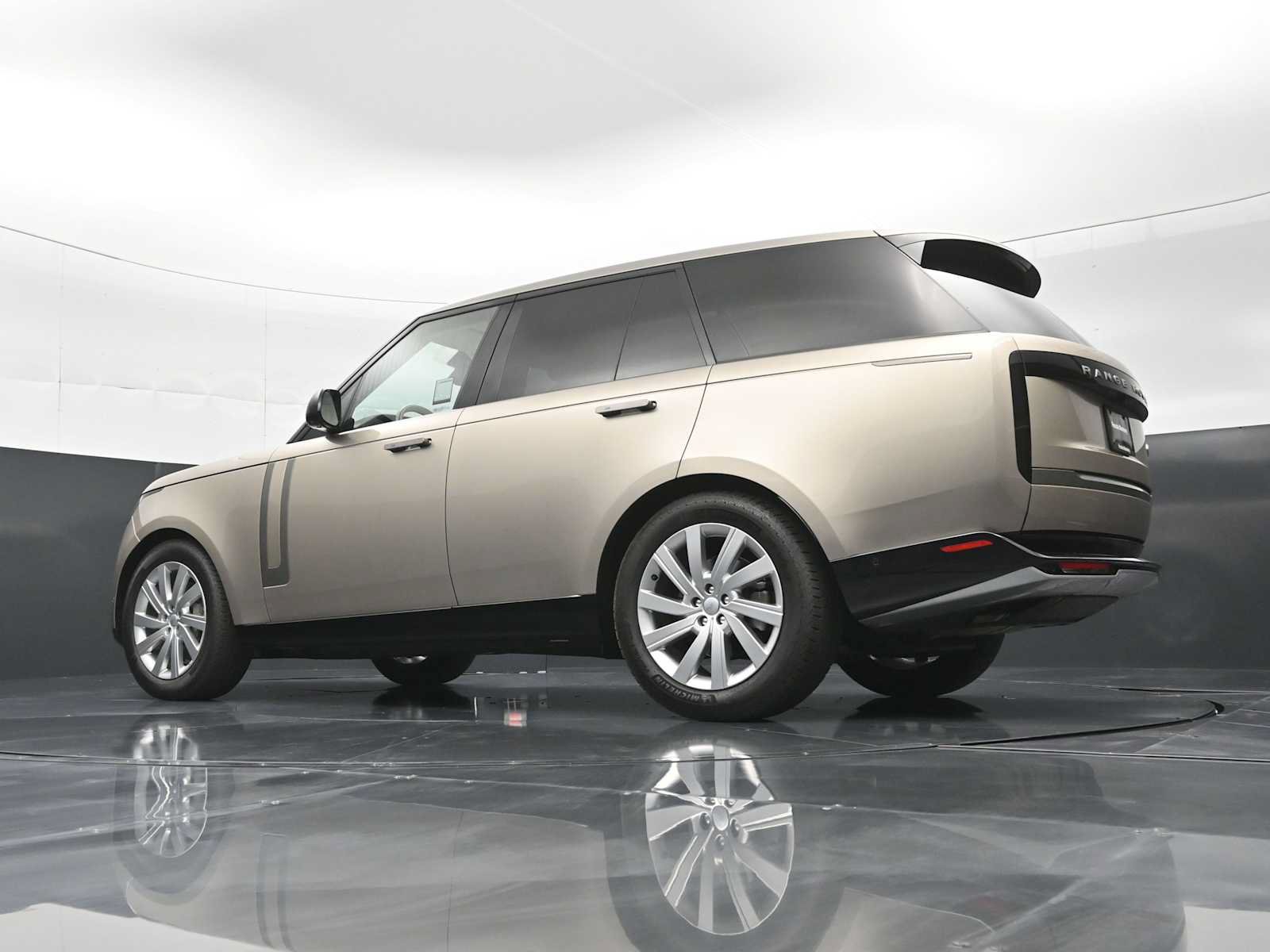 Used 2023 Land Rover Range Rover SE AWD/4WD image 40