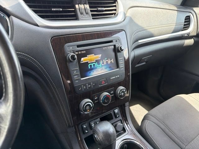 Used 2015 Chevrolet Traverse LT w/ Style and Technology Package FWD image 27