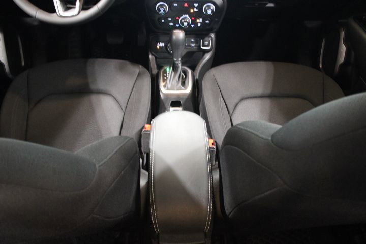 Used 2023 Jeep Renegade Latitude image 25