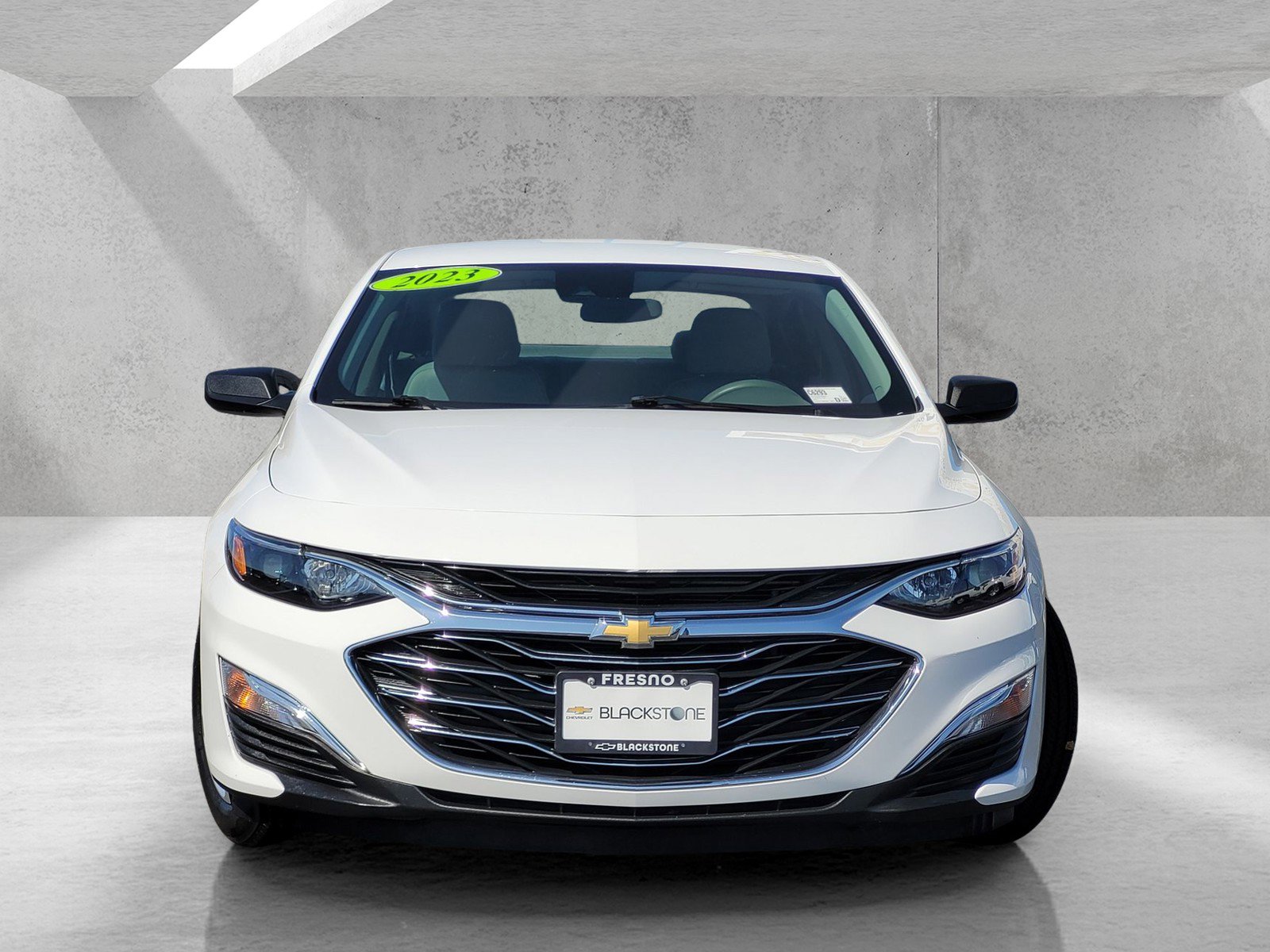 Used 2023 Chevrolet Malibu LS FWD image 2
