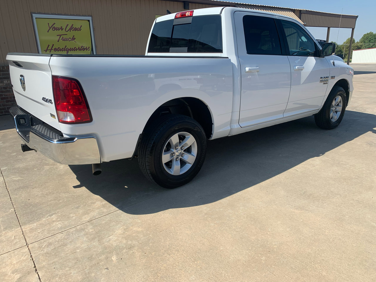 Used 2019 RAM 1500 Classic SLT w/ Luxury Group image 2