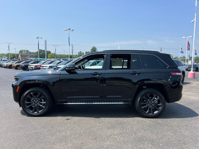New 2026 Jeep Grand Cherokee Limited AWD/4WD image 4
