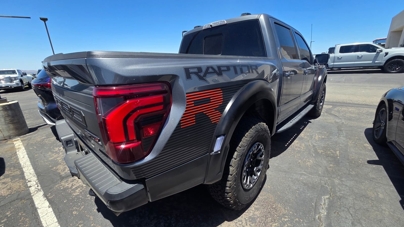 Used 2025 Ford F150 Raptor w/ Equipment Group 803A Raptor R AWD/4WD image 8