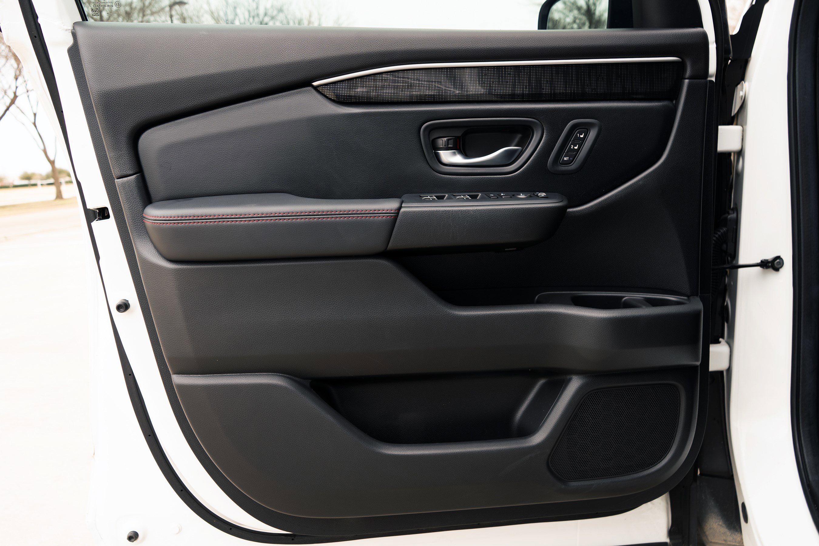 Used 2025 Honda Pilot Black Edition image 38