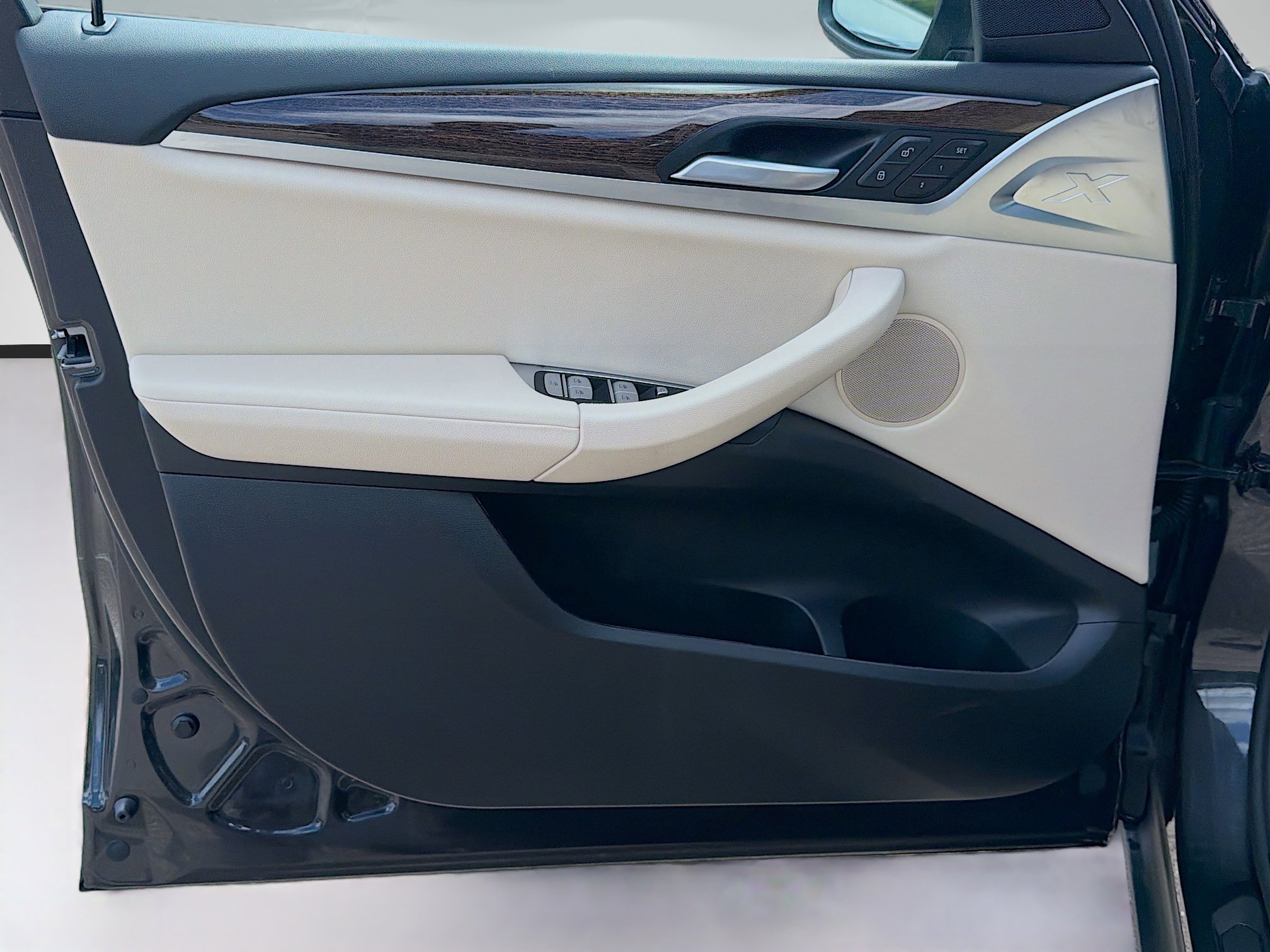 Used 2025 BMW X4 xDrive30i image 22