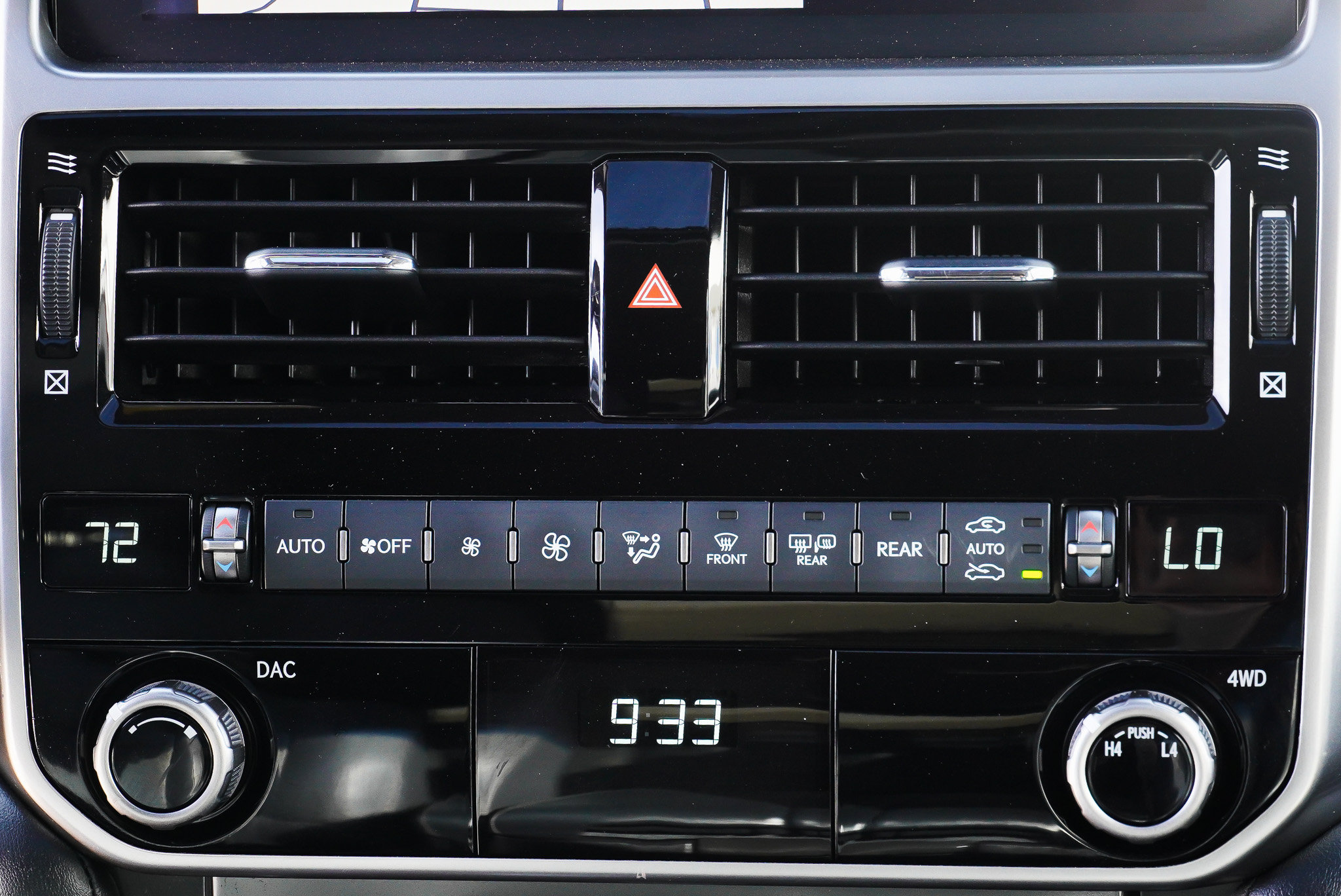 Used 2023 Lexus GX 460 Premium w/ Accessory Package AWD/4WD image 38