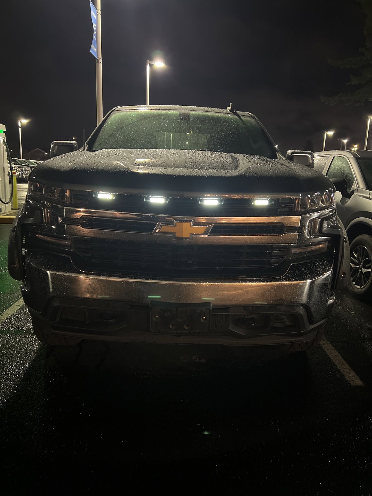Used 2020 Chevrolet Silverado 1500 LT image 2