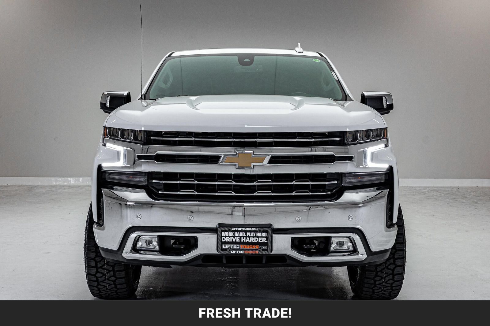 Used 2021 Chevrolet Silverado 1500 LTZ w/ LTZ Premium Package AWD/4WD image 3