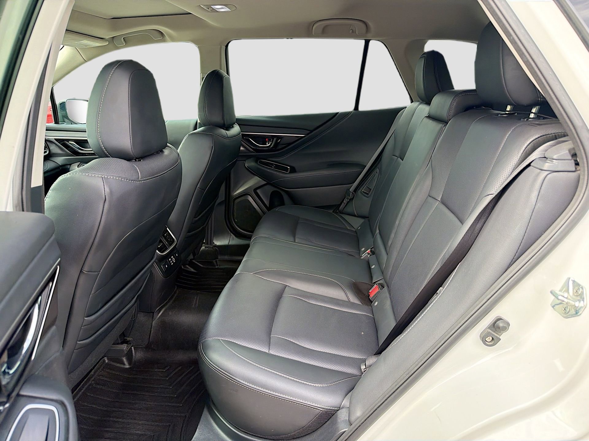 Used 2023 Subaru Outback Limited XT image 23