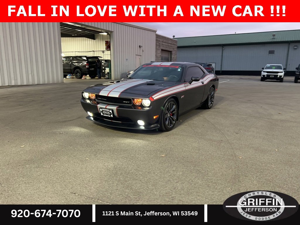 Used 2014 Dodge Challenger SRT8 image 3
