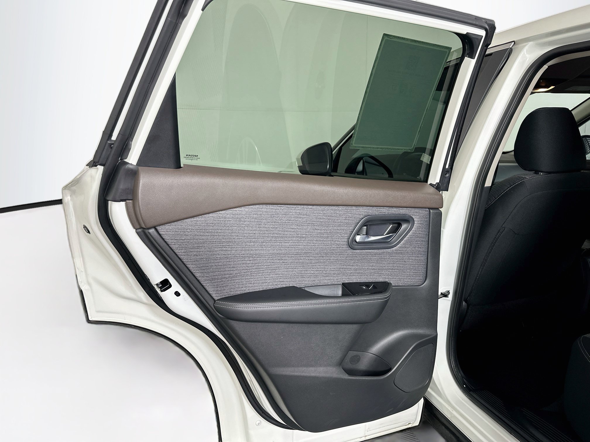 Used 2023 Nissan Rogue SV FWD image 26