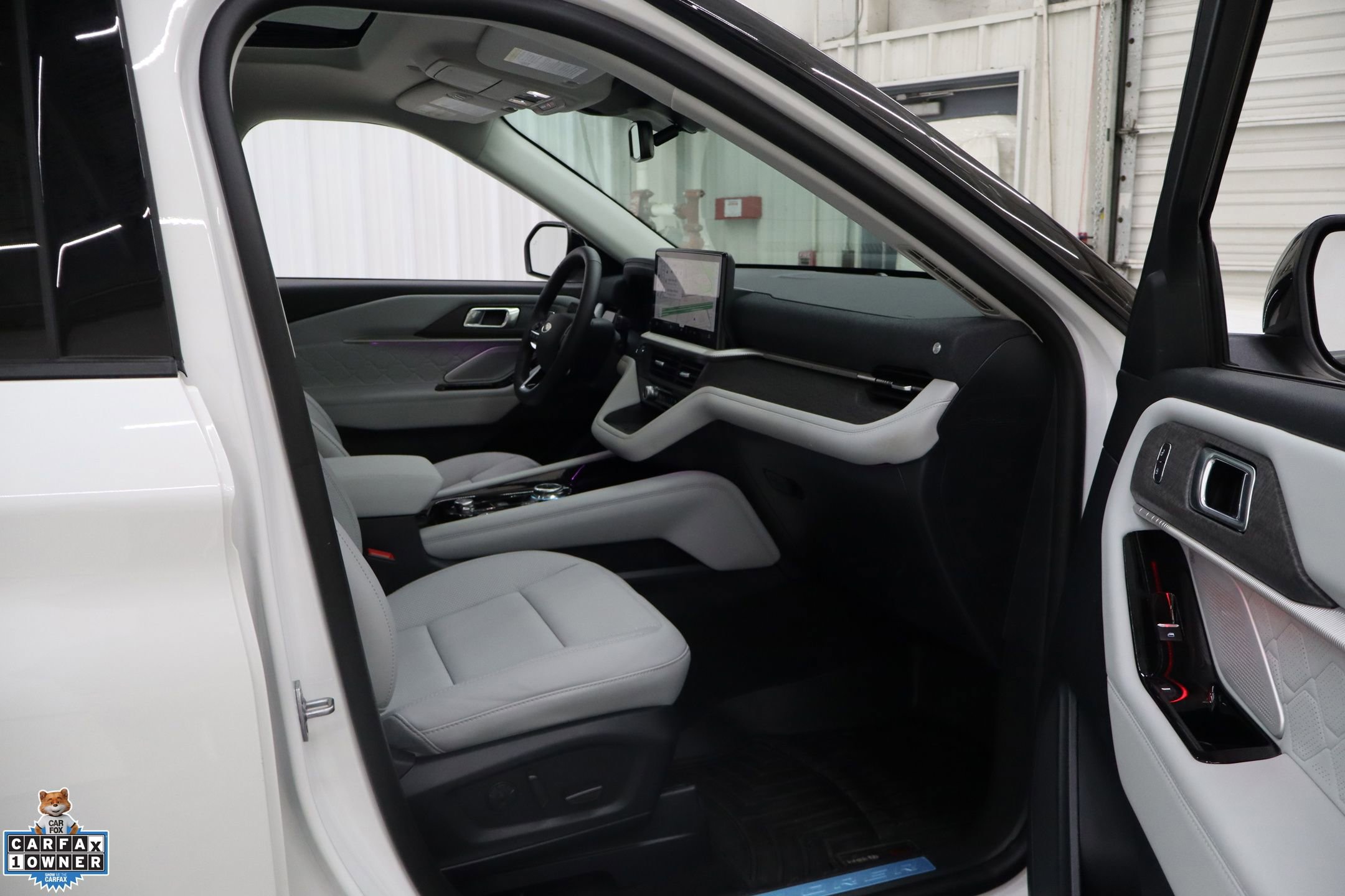 Used 2025 Ford Explorer Platinum w/ Ultimate Package image 32