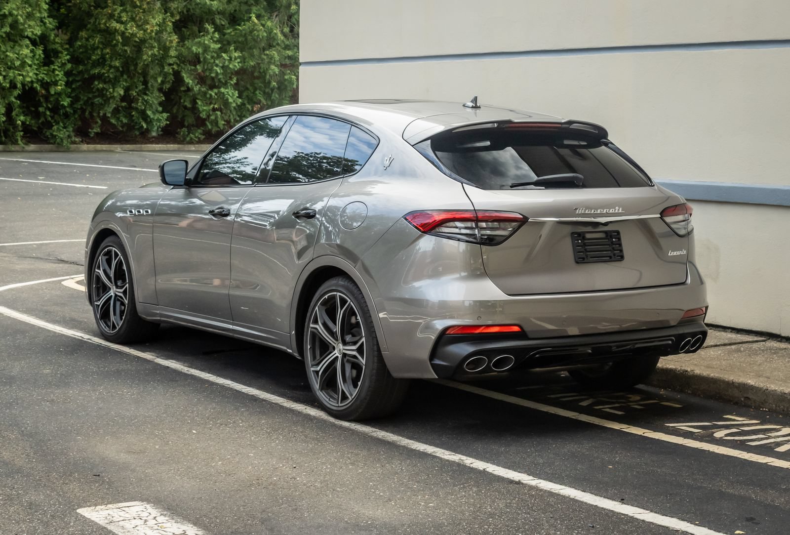 Used 2022 Maserati Levante GT AWD/4WD image 6
