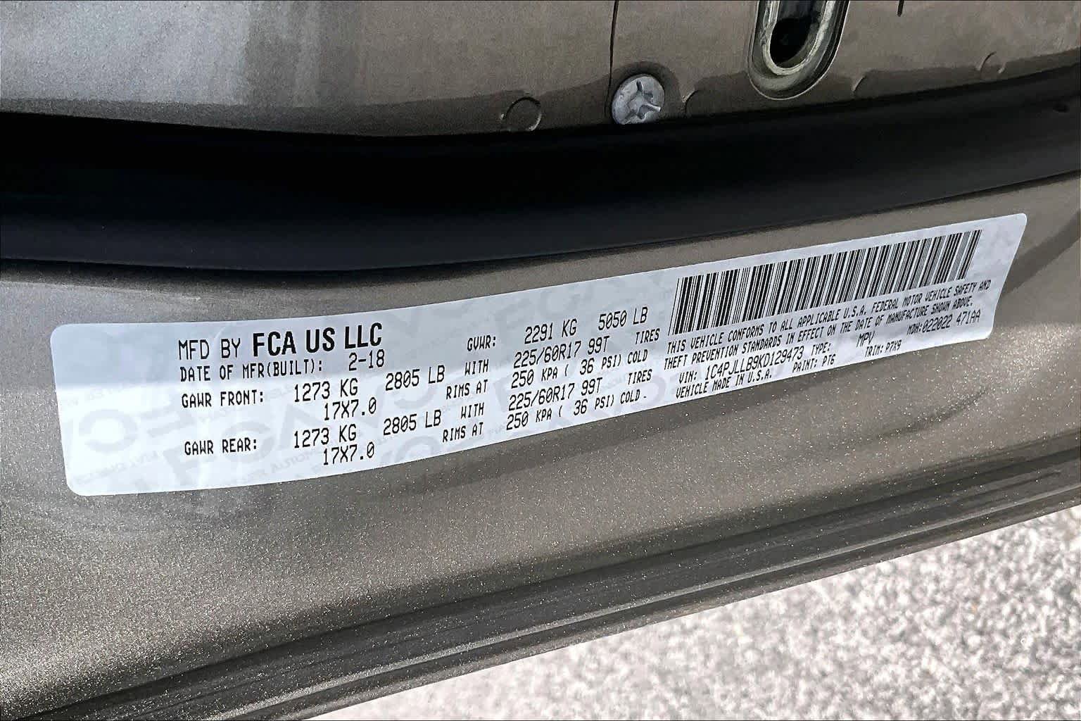 Used 2019 Jeep Cherokee Latitude Plus w/ Comfort/Convenience Group FWD image 36