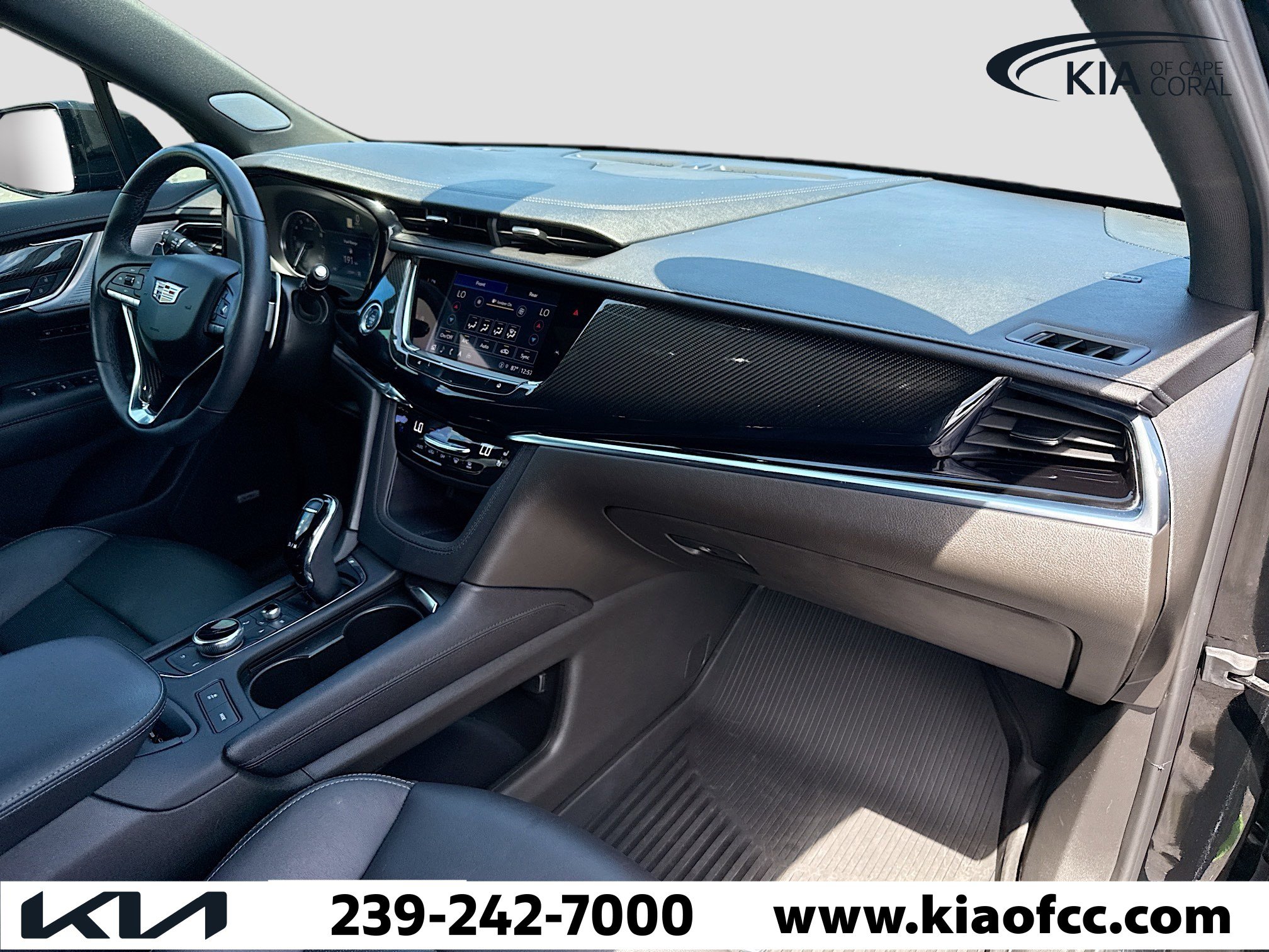 Used 2023 Cadillac XT6 Sport w/ LPO, Floor Liner Package image 14