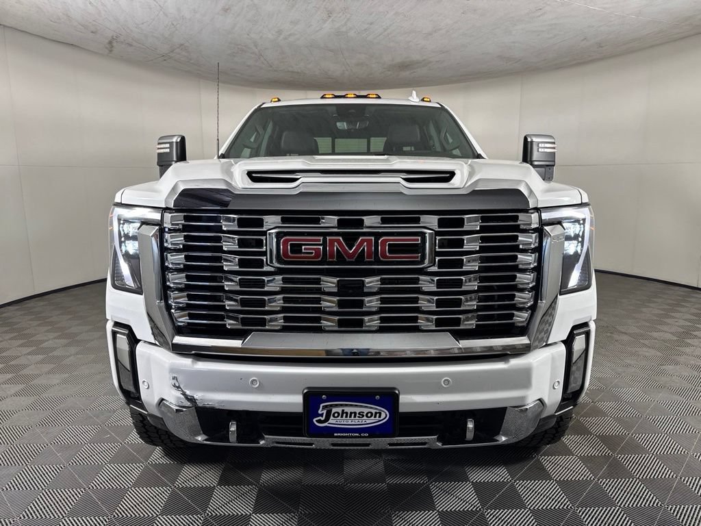 Used 2024 GMC Sierra 3500 Denali w/ Denali Reserve Package AWD/4WD image 2