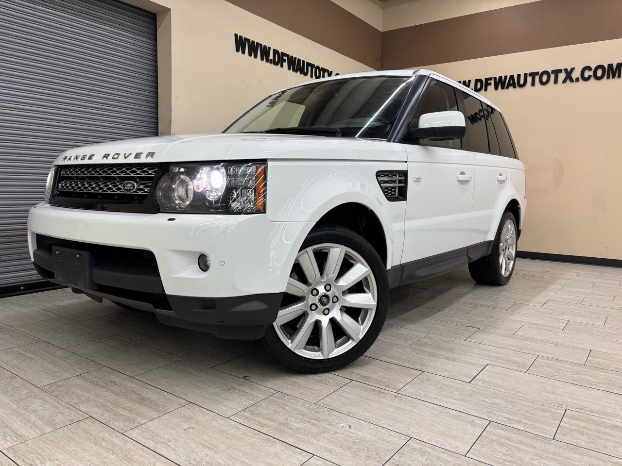 Used 2013 Land Rover Range Rover Sport HSE LUX AWD/4WD image 2