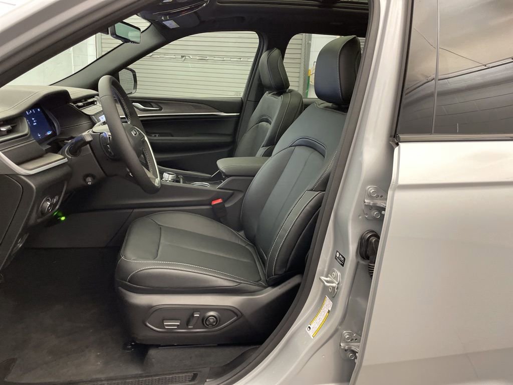 New 2026 Jeep Grand Cherokee Limited image 17