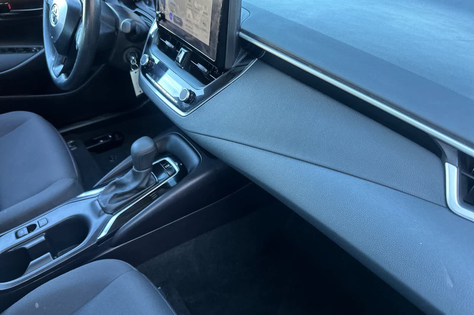 Used 2025 Toyota Corolla LE FWD image 19
