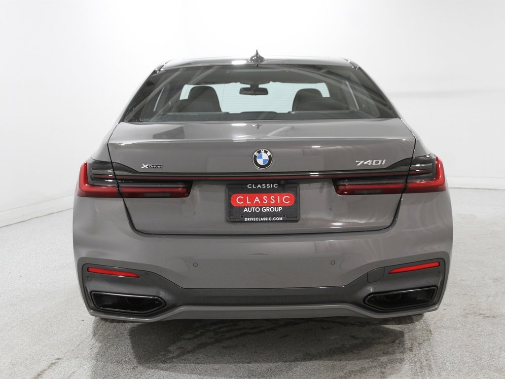 Certified 2022 BMW 740i xDrive w/ M Sport Package image 21