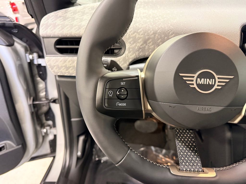 Used 2025 MINI Cooper S FWD image 13