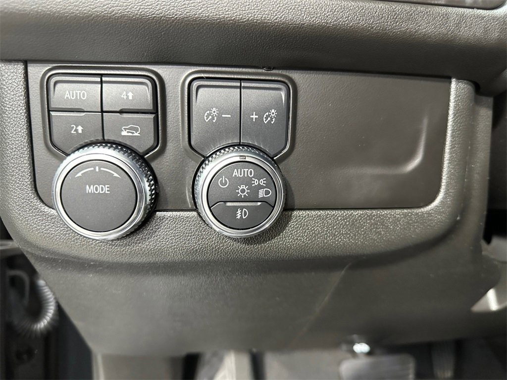 Used 2024 GMC Yukon SLT image 25