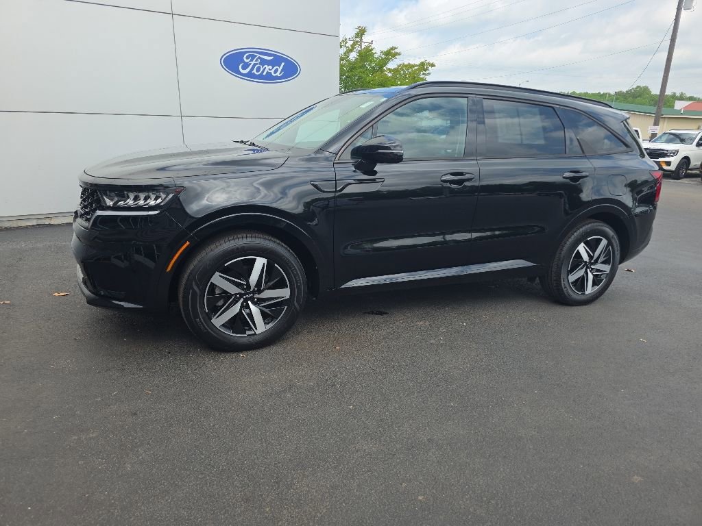 Used 2023 Kia Sorento S w/ Panoramic Sunroof Package FWD image 3