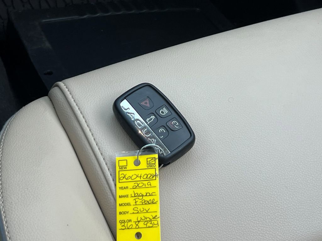 Used 2019 Jaguar F-PACE Premium image 27