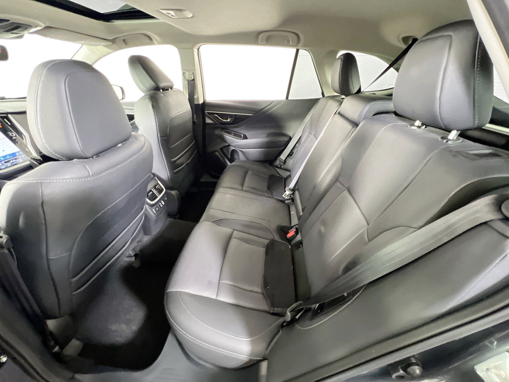 Used 2023 Subaru Outback Limited image 25