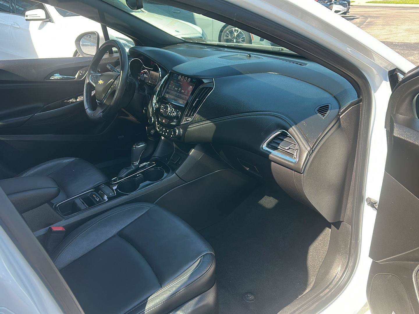Used 2016 Chevrolet Cruze Premier FWD image 8