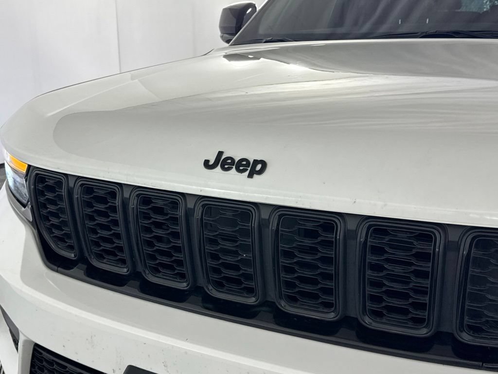 Certified 2023 Jeep Grand Cherokee Limited w/ Black Appearance Package AWD/4WD image 39