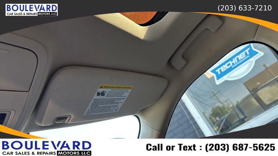 Used 2020 Ford Explorer Limited w/ Class III Trailer Tow Package image 13