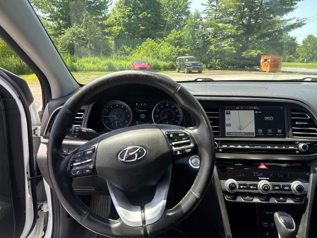 Used 2020 Hyundai Elantra Limited w/ Ultimate Package 03 FWD image 17
