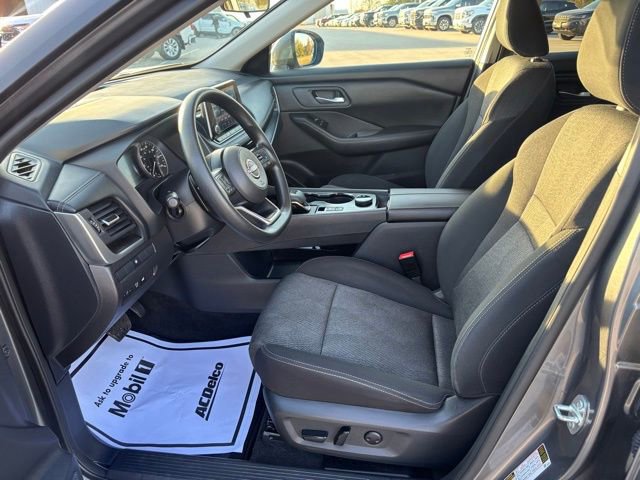 Used 2024 Nissan Rogue SV image 10