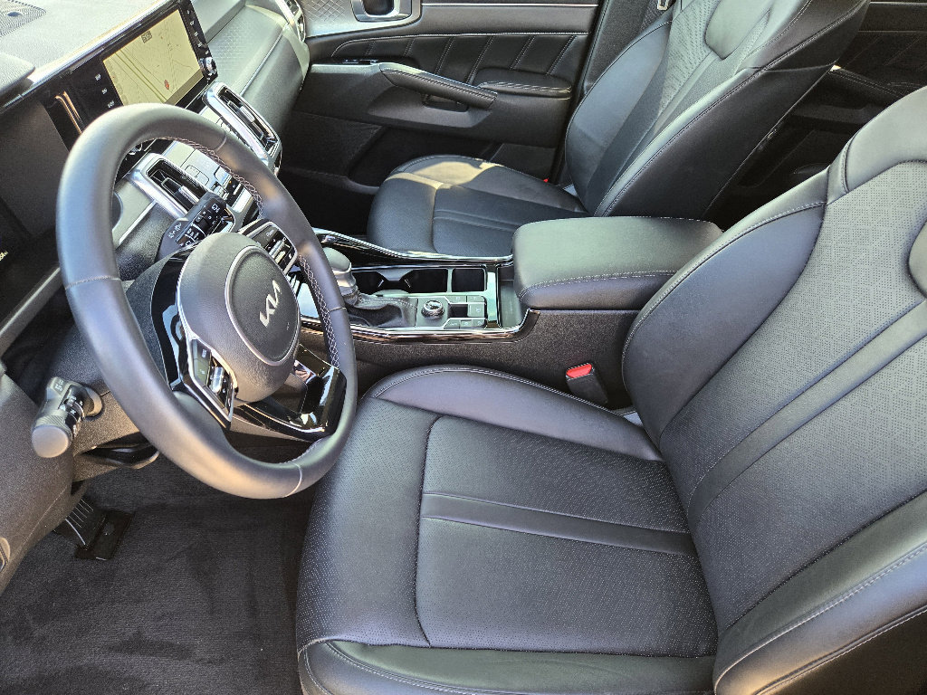 Certified 2023 Kia Sorento SX image 18