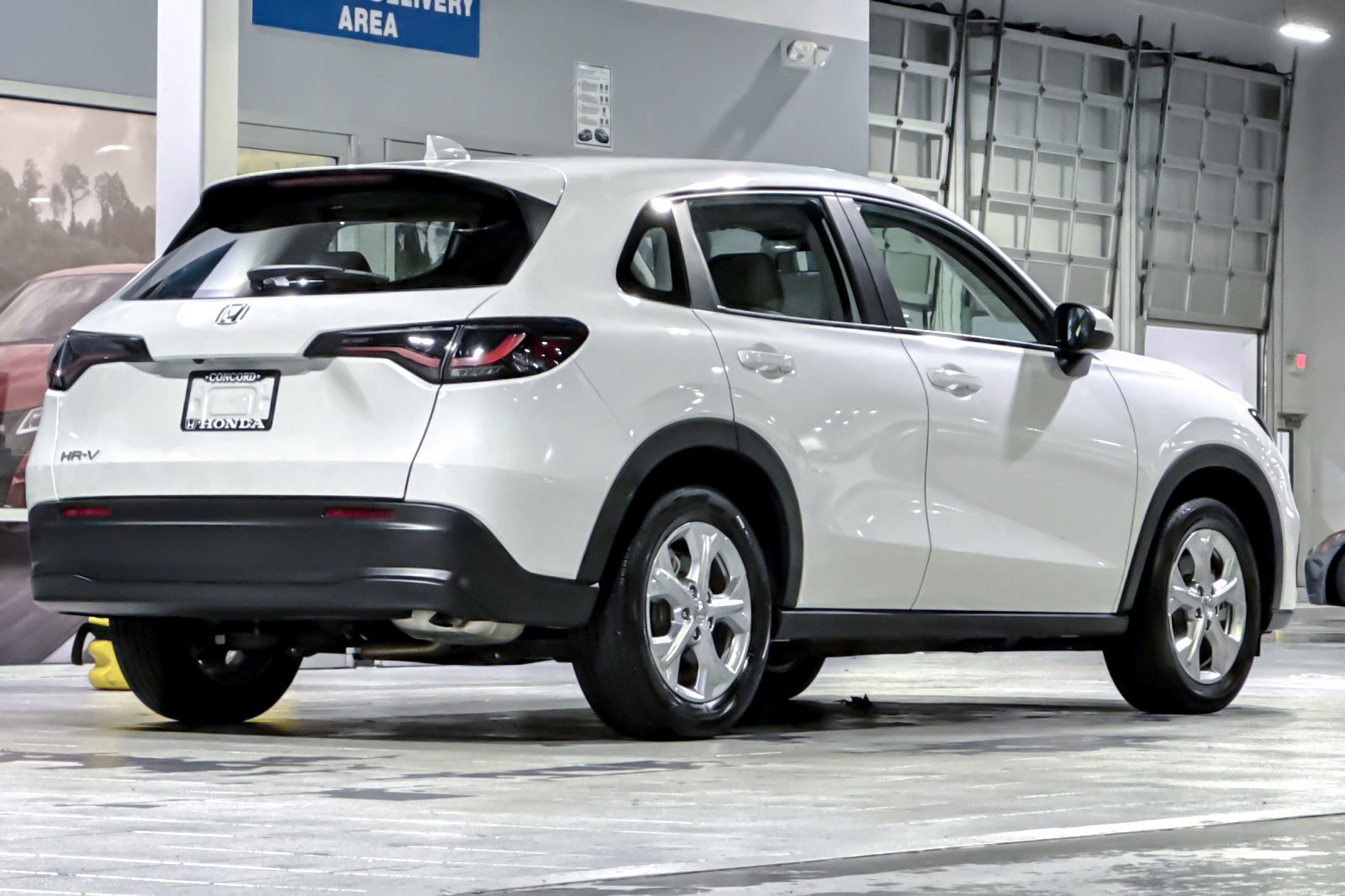 Used 2023 Honda HR-V LX image 8