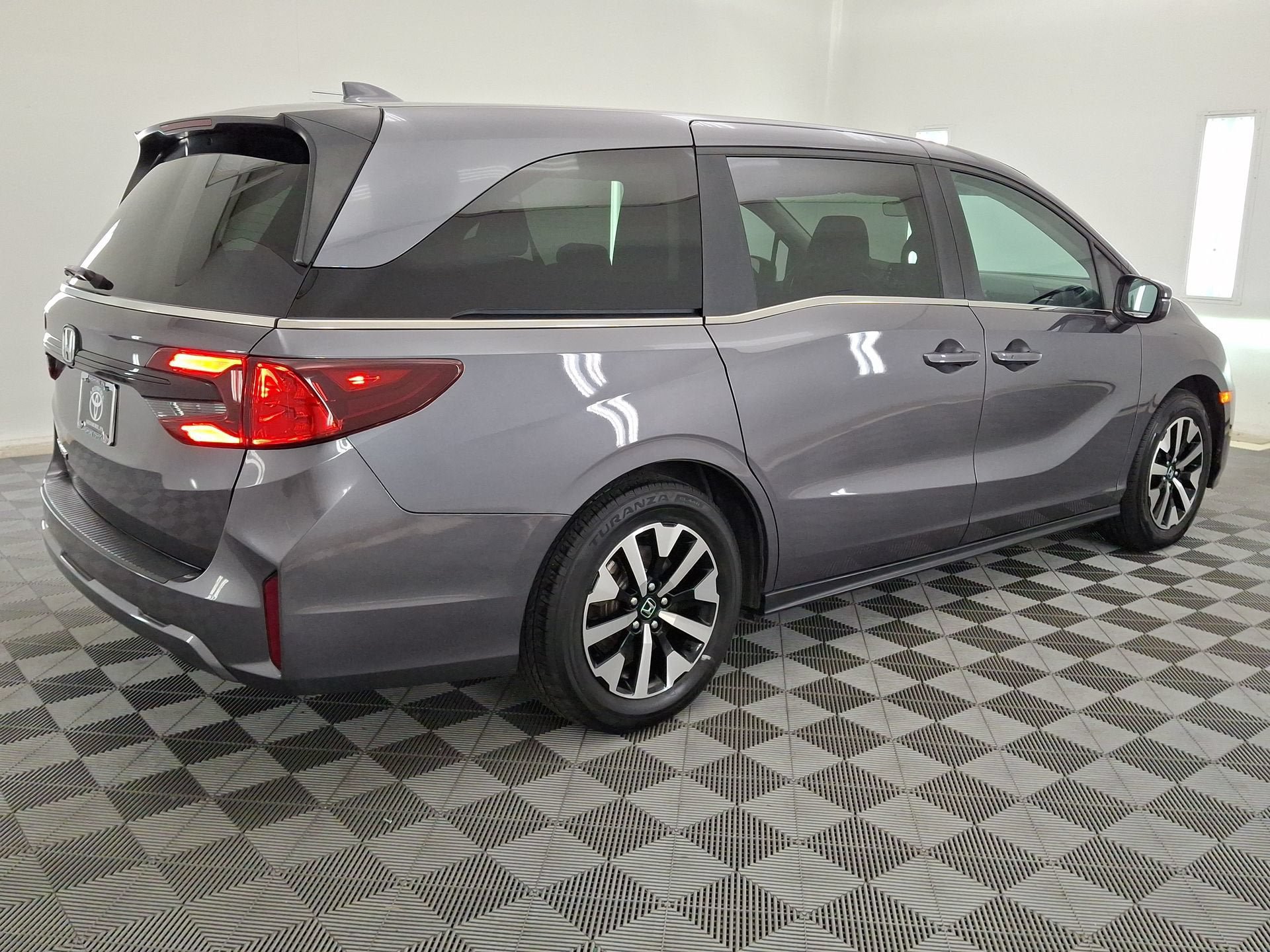 Used 2025 Honda Odyssey EX-L image 26