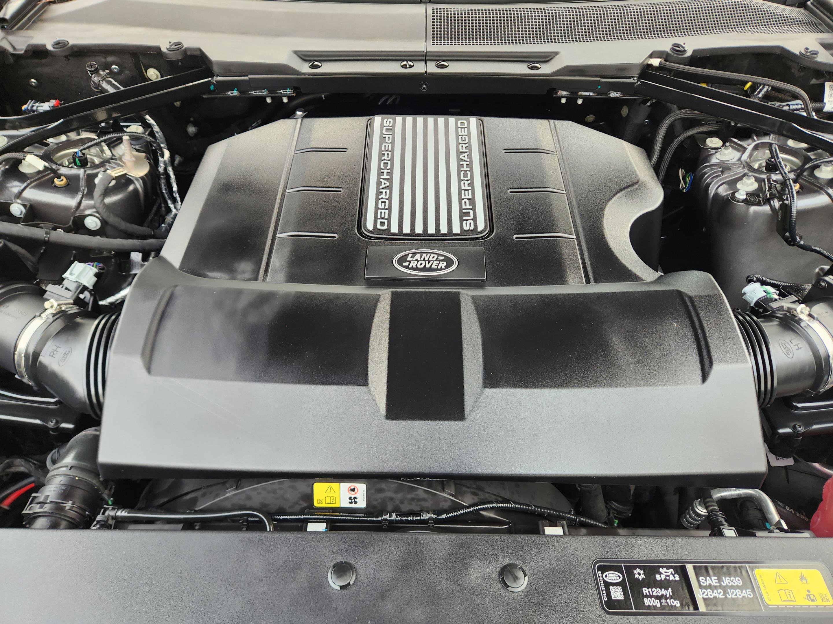 Certified 2025 Land Rover Defender 110 X-Dynamic SE image 33