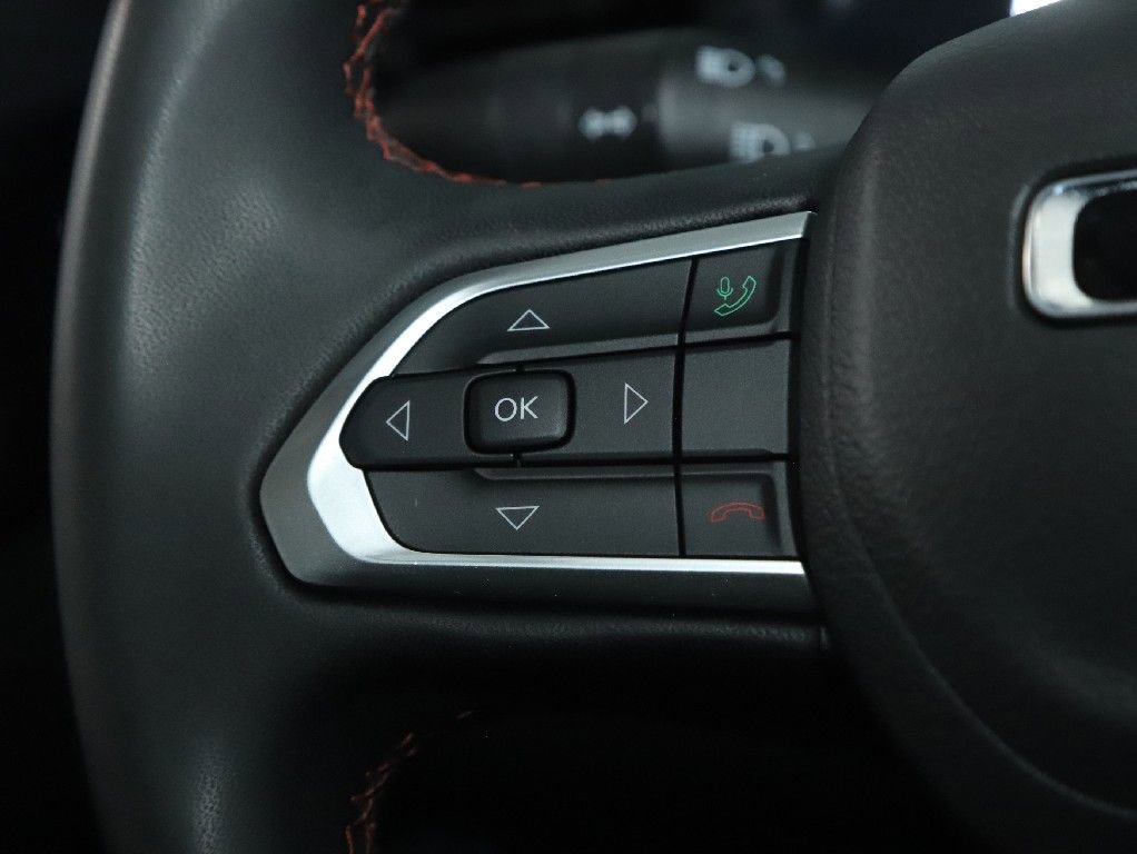 Used 2025 Jeep Compass Trailhawk image 22