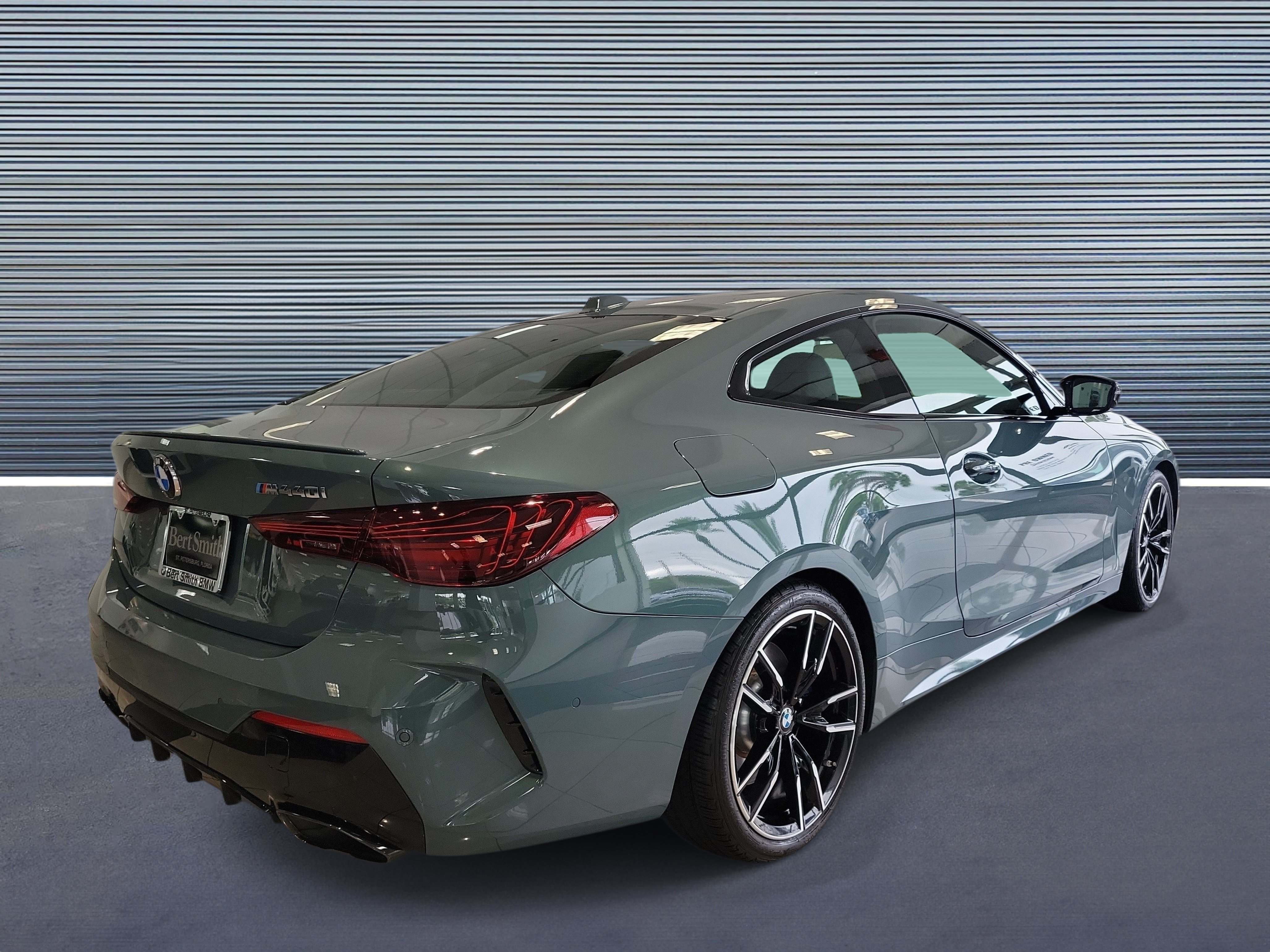 Used 2026 BMW M440i Coupe RWD image 3