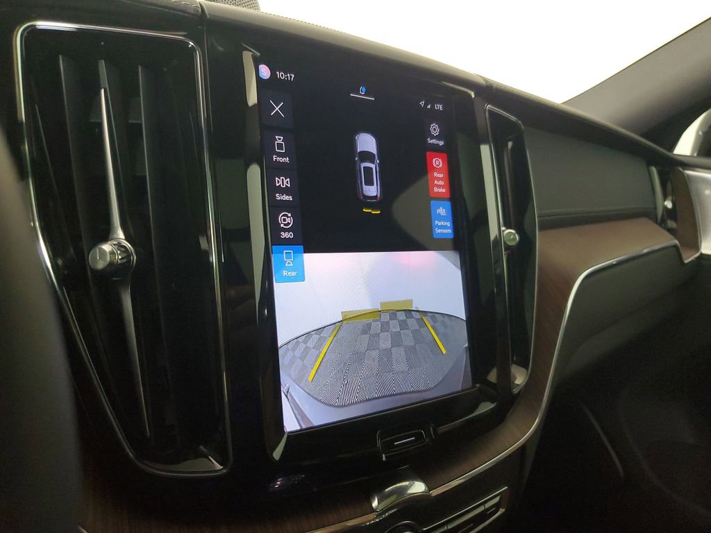 Used 2023 Volvo XC60 B5 Ultimate FWD image 31