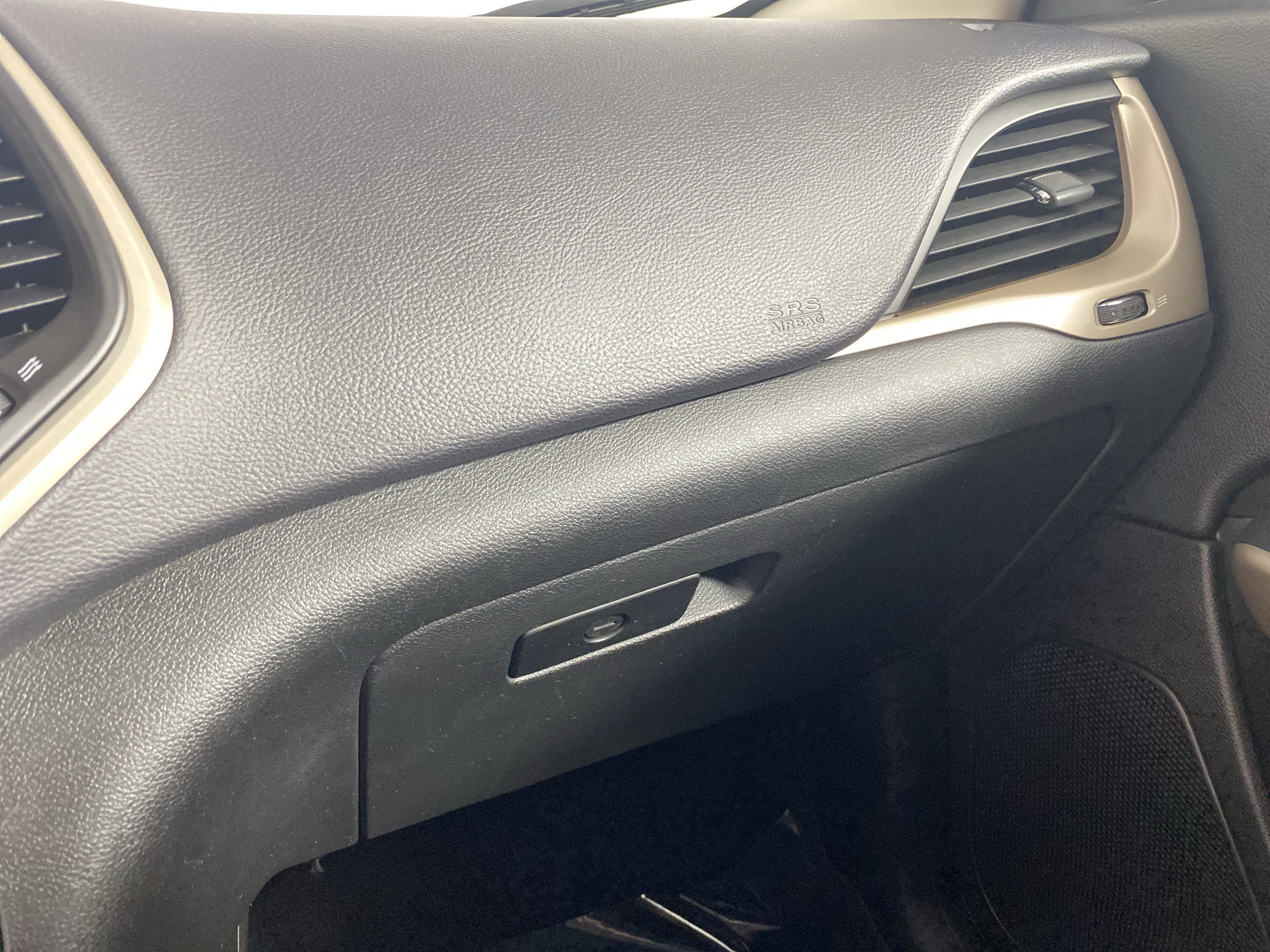 Used 2018 Jeep Cherokee Latitude w/ Safety Group AWD/4WD image 29