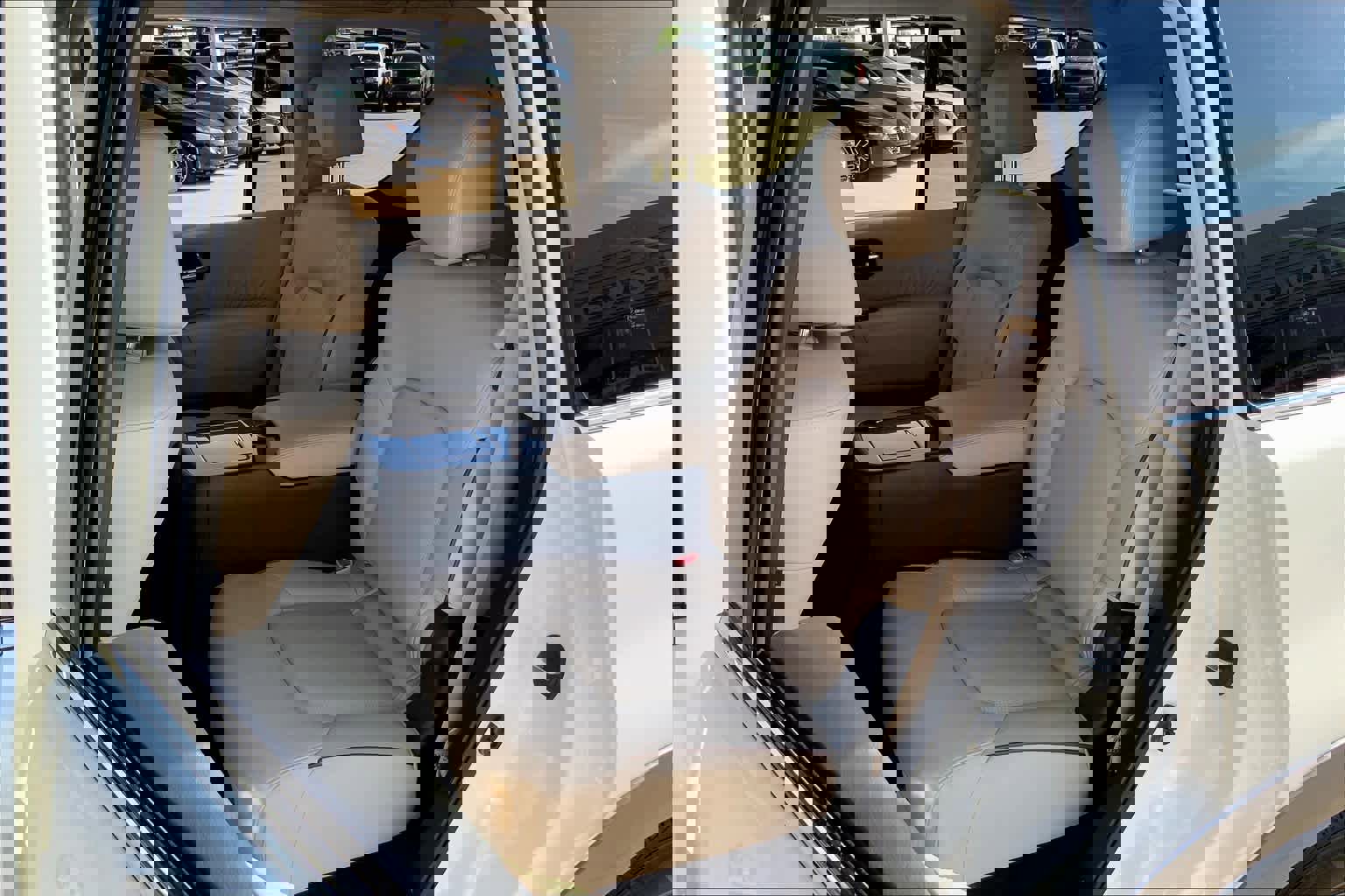 Used 2017 Nissan Armada Platinum w/ Captain Seat Package image 18