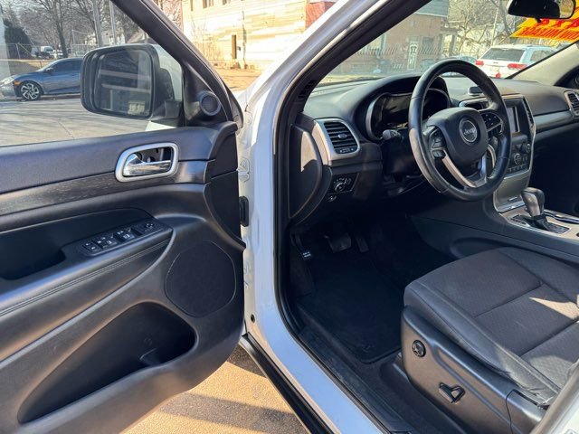 Used 2018 Jeep Grand Cherokee Laredo image 8