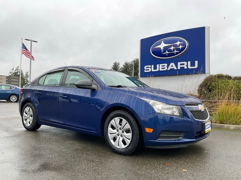 Used 2013 Chevrolet Cruze LS image 2