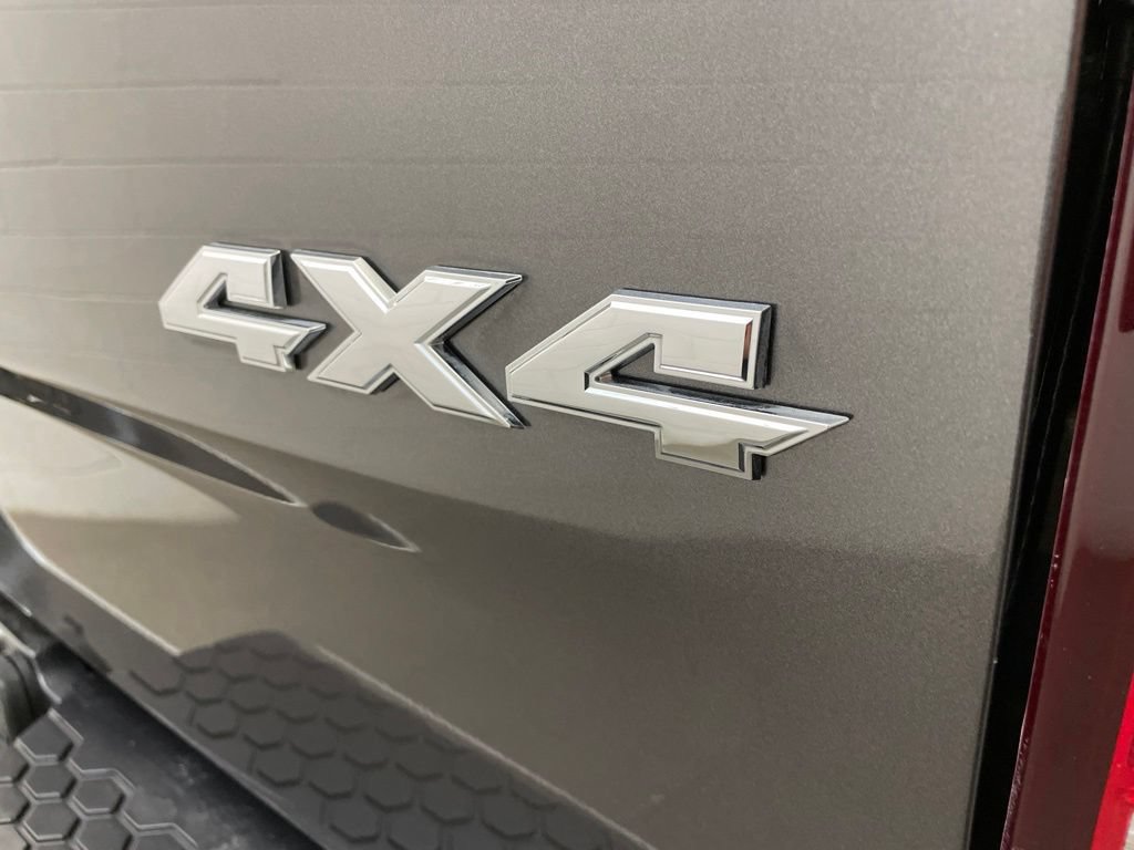 Used 2015 RAM 2500 Tradesman w/ Chrome Appearance Group AWD/4WD image 13