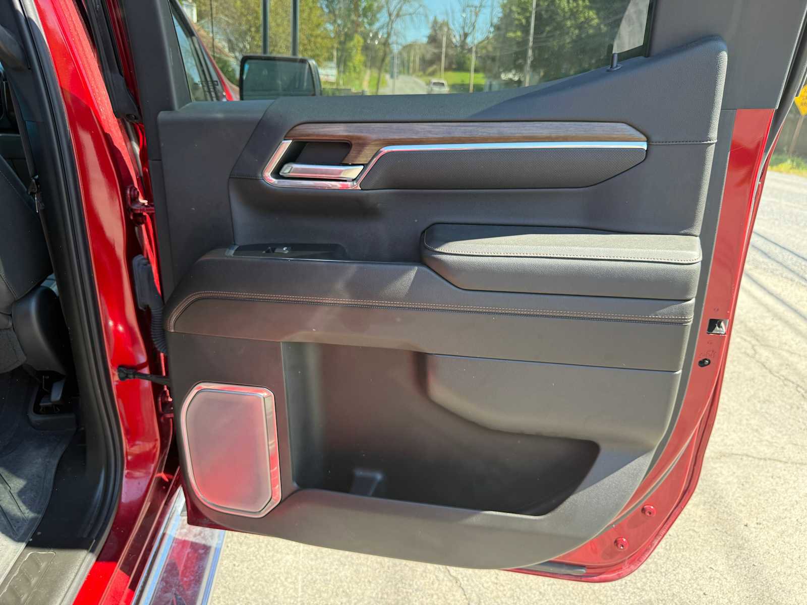 Used 2023 Chevrolet Silverado 1500 High Country w/ Technology Package image 38