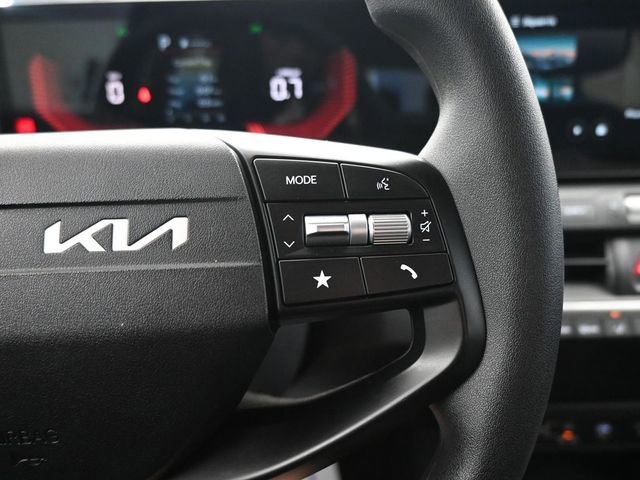 Used 2025 Kia K4 LXS image 15