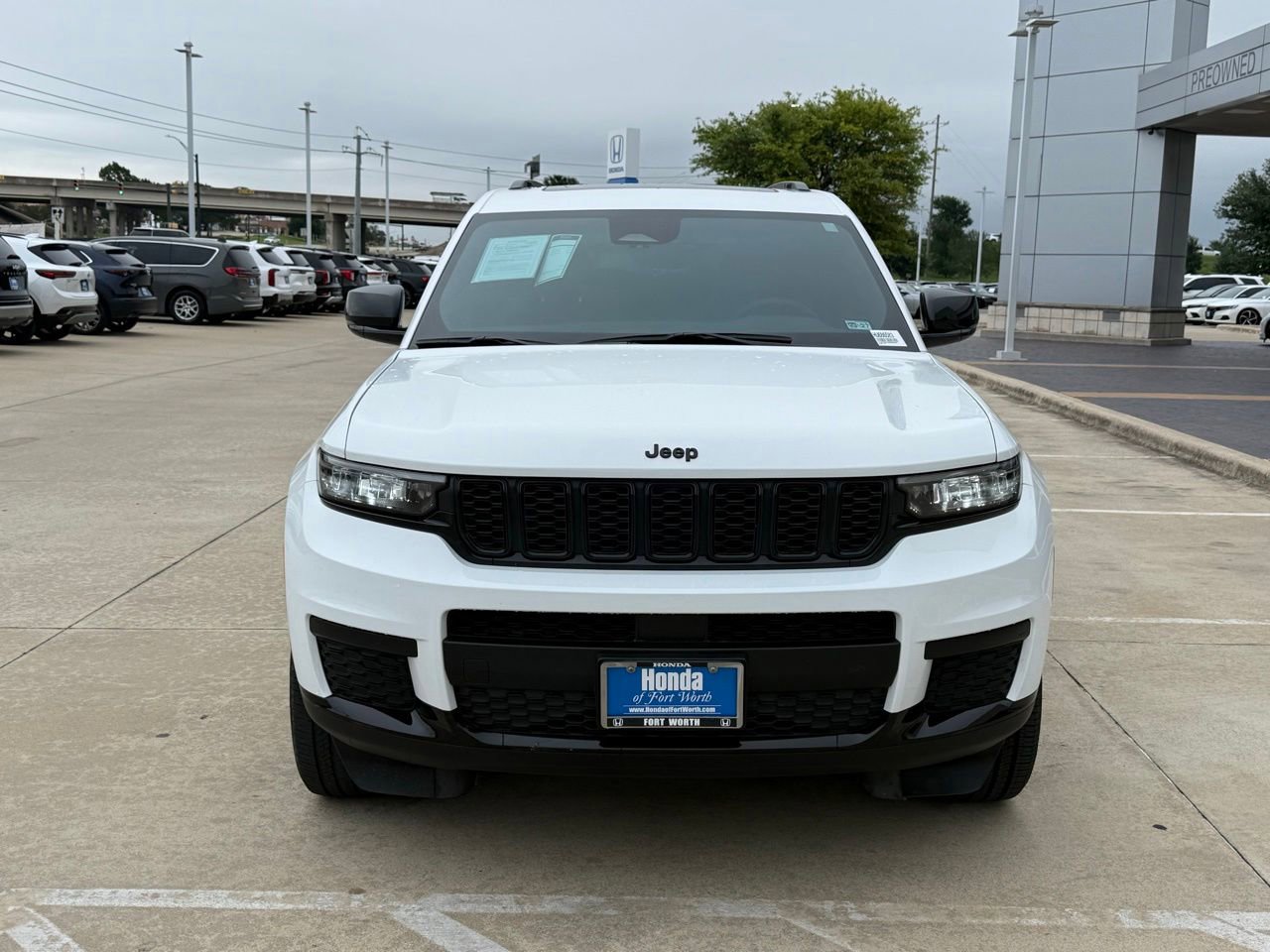 Used 2025 Jeep Grand Cherokee L Altitude AWD/4WD image 8