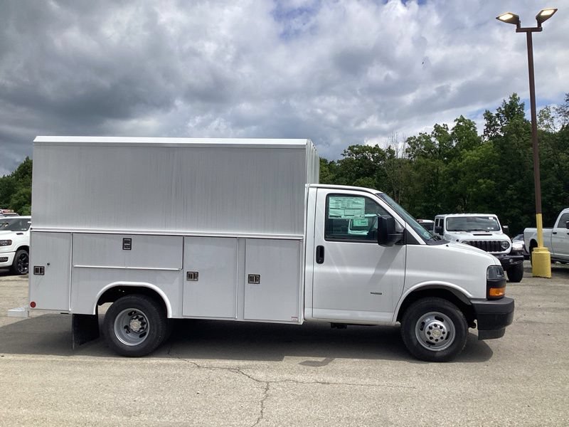 New 2026 Chevrolet Express 3500 w/ Power Convenience Package RWD image 8